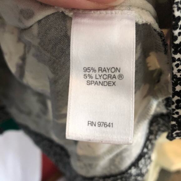 J Jill Black & Purple Floral Sleeveless Tunic Top Womens MP Blouse Sleeveless - Picture 5 of 8